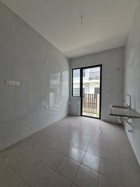 2-storey Terraced House for Sale in Setia Safiro (Cyberjaya) - Sarah . - Kitchen - PropertyGuru.com.my