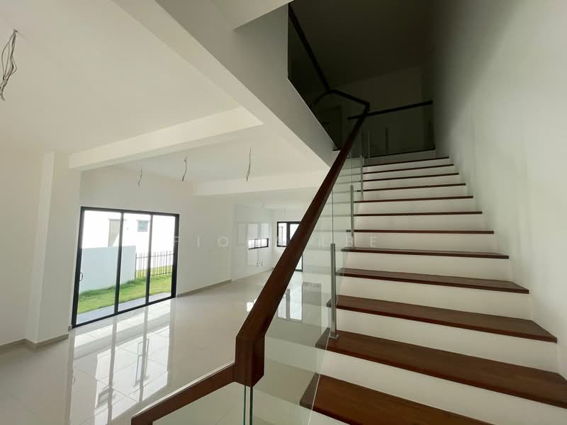 Rumah Berkembar untuk Dijual di Telok Panglima Garang (Selangor) - Fiona Lee - PropertyGuru.com.my