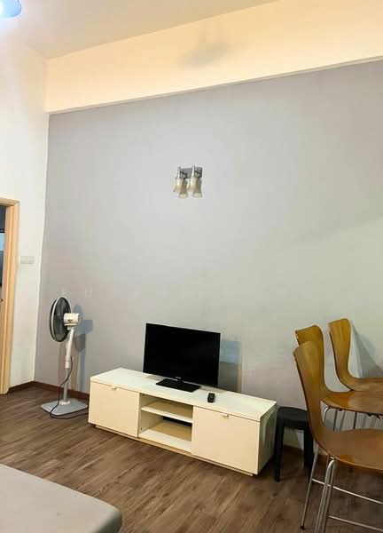 Servis Apartment untuk Dijual di Mayfair - Eugene Wong - Living Room - PropertyGuru.com.my