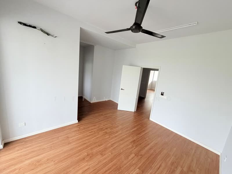 Rumah Teres untuk Dijual di Tamansari (Rawang) - Tiffany Yang - Master Bedroom - PropertyGuru.com.my