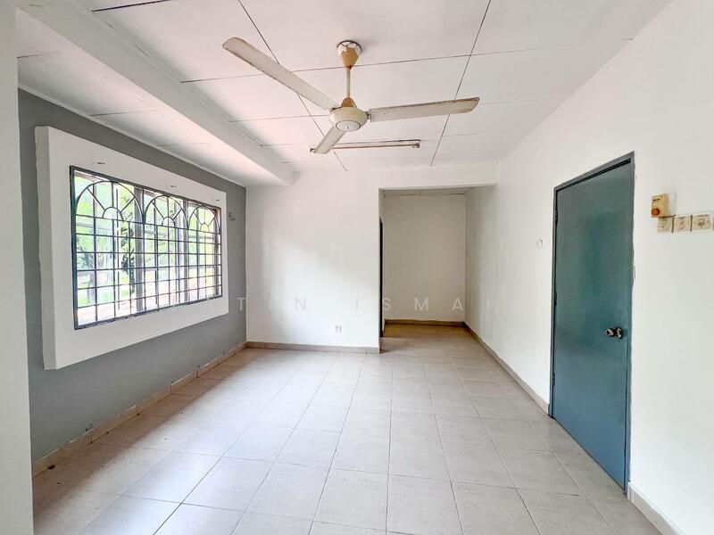 Bandar Tun Hussein Onn untuk Untuk Dijual - RM 700,000, Apr 2026 - Living Room - PropertyGuru.com.my