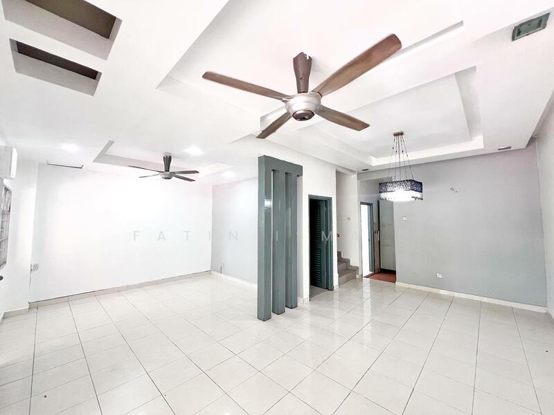 Bandar Tun Hussein Onn untuk Untuk Dijual - RM 700,000, Apr 2026 - Living Room - PropertyGuru.com.my
