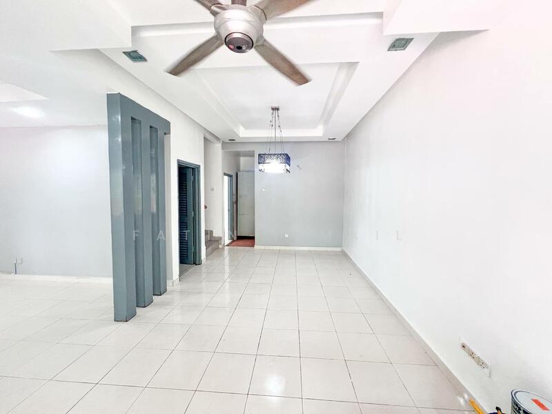 Bandar Tun Hussein Onn untuk Untuk Dijual - RM 700,000, Apr 2026 - Living Room - PropertyGuru.com.my