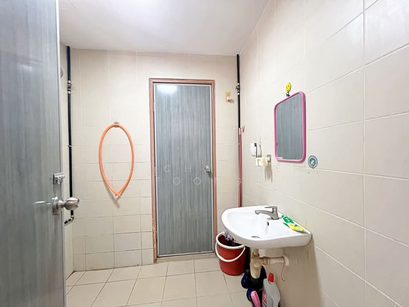 Terraced House for Sale in Balakong (Selangor) - Fred Chai Meng Foong - Bathroom - PropertyGuru.com.my