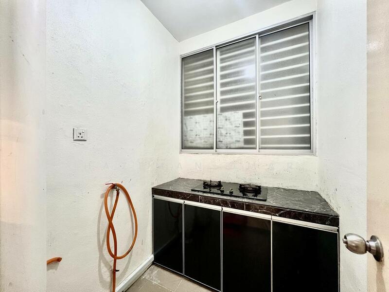 Condominium for Sale at Platinum Splendor Residence - Hazeman Omar - Kitchen - PropertyGuru.com.my
