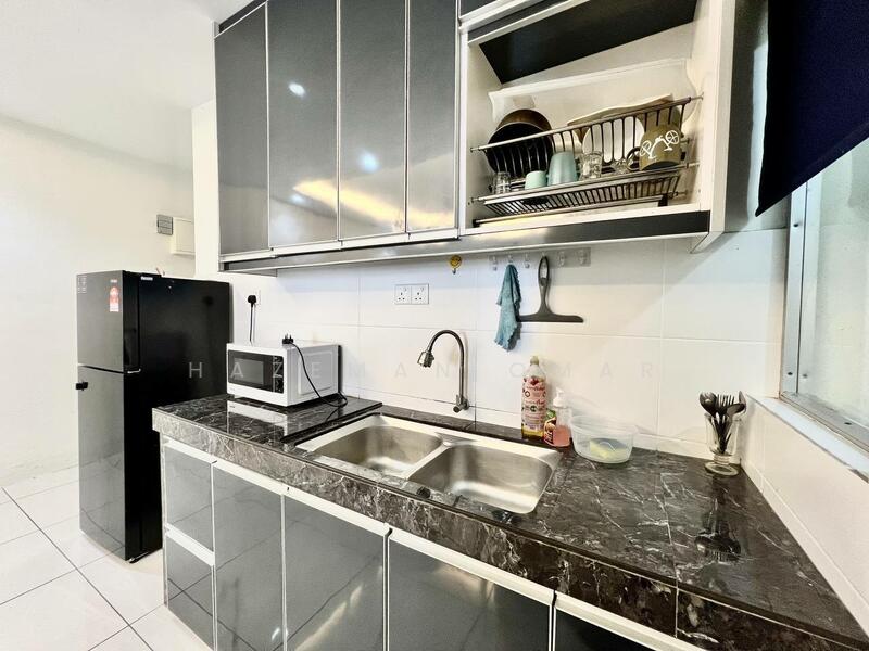 Condominium for Sale at Platinum Splendor Residence - Hazeman Omar - Kitchen - PropertyGuru.com.my