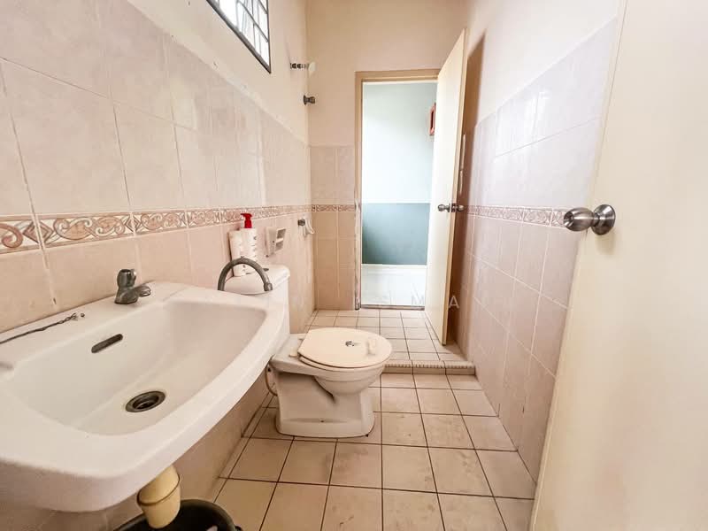 2-storey Terraced House for Sale in Taman Cheras Idaman (Cheras) - Fatin Ismail - Bathroom - PropertyGuru.com.my