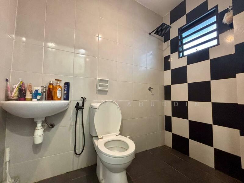 2-storey Terraced House for Sale in Taman Saujana KLIA (Sepang) - Mudz Salahuddin - Bathroom - PropertyGuru.com.my