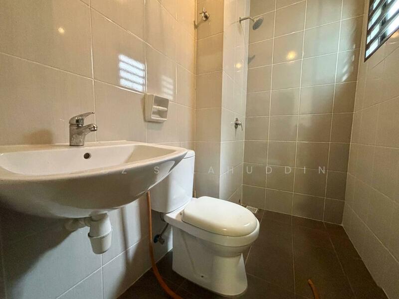 2-storey Terraced House for Sale in Taman Saujana KLIA (Sepang) - Mudz Salahuddin - Bathroom - PropertyGuru.com.my