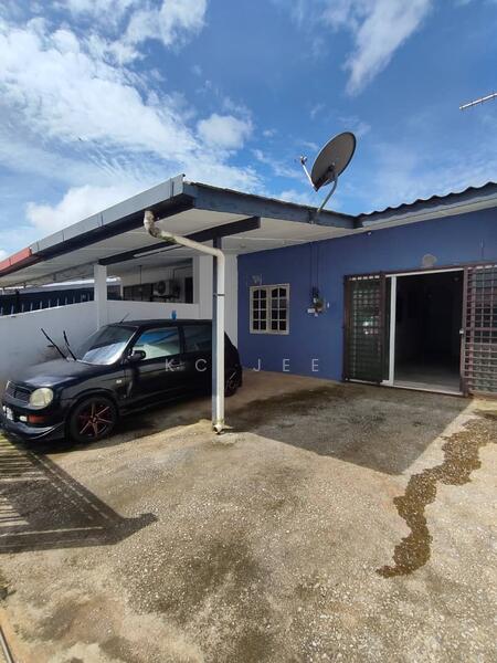 1-storey Terraced House for Sale in Kuching (Sarawak) - KC Jee - Exterior - PropertyGuru.com.my