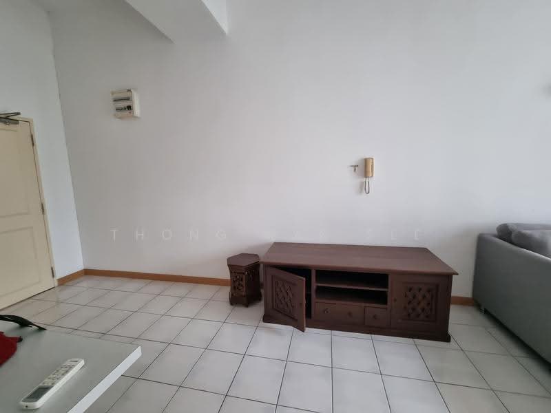 Pangsapuri untuk Dijual di Seri Bukit Ceylon - Thong Wan See - Living Room - PropertyGuru.com.my