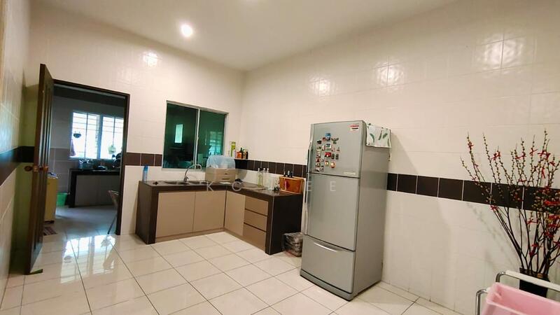 2-storey Terraced House for Sale in Kuching (Sarawak) - KC Jee - Kitchen - PropertyGuru.com.my