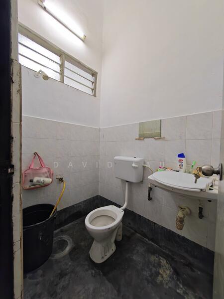 2-storey Terraced House for Sale in Taman Impian Jaya (Senai) - David Lau - Bathroom - PropertyGuru.com.my
