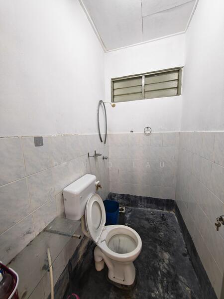 2-storey Terraced House for Sale in Taman Impian Jaya (Senai) - David Lau - Bathroom - PropertyGuru.com.my