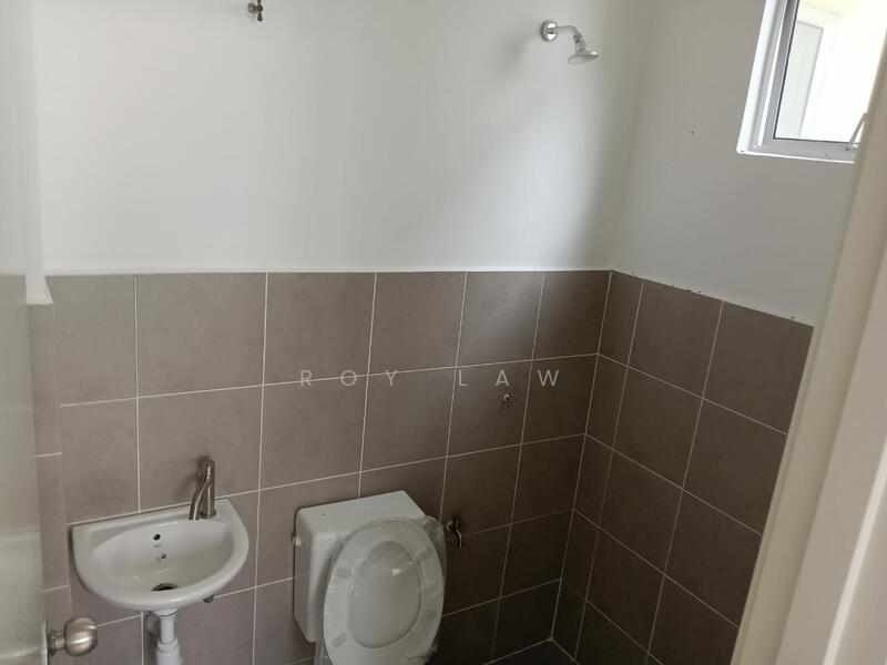 Terraced House for Rent in Port Dickson (Negeri Sembilan) - Roy Law - Bathroom - PropertyGuru.com.my