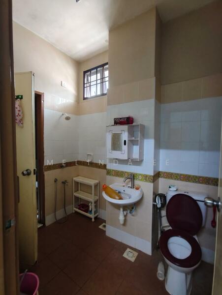 2-storey Terraced House for Sale in Taman Skudai Indah (Skudai) - Melinda Ee - Bathroom - PropertyGuru.com.my