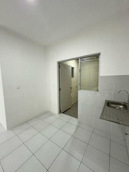 Condominium for Rent at Residensi Sateria - Jensen Chong - Kitchen - PropertyGuru.com.my