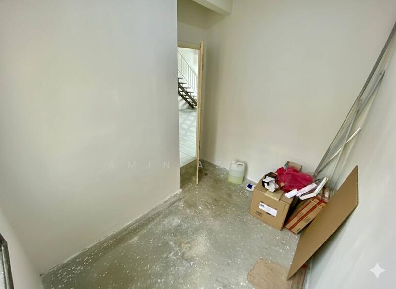 2-storey Terraced House for Sale in Sungai Buloh (Selangor) - Amin Azlan - Entrance - PropertyGuru.com.my