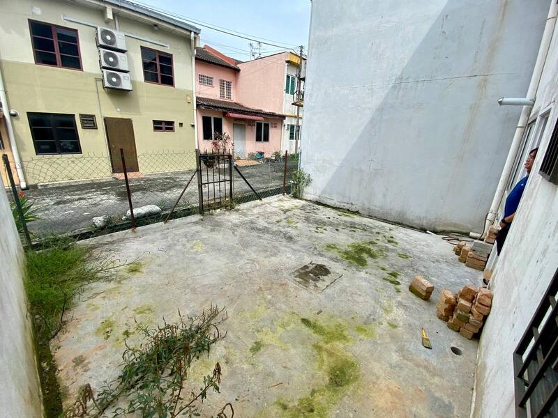 2-storey Terraced House for Sale in Sungai Buloh (Selangor) - Amin Azlan - Exterior - PropertyGuru.com.my