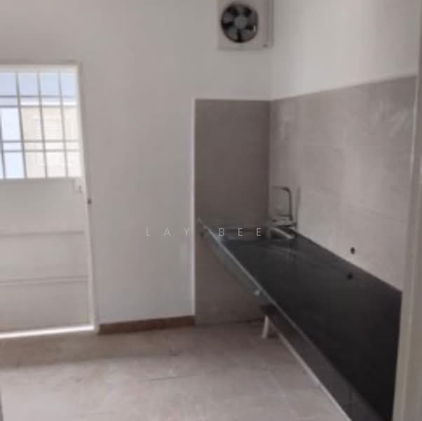 Terraced House for Rent in Bandar Botanic (Klang) - Lay Bee - Kitchen - PropertyGuru.com.my