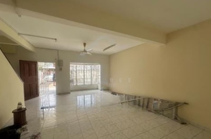 Terraced House for Rent in Bandar Botanic (Klang) - Lay Bee - Living Room - PropertyGuru.com.my