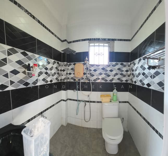 Kampung Batu Belah untuk Untuk Dijual - RM 450,000, Mac 2026 - Bathroom - PropertyGuru.com.my