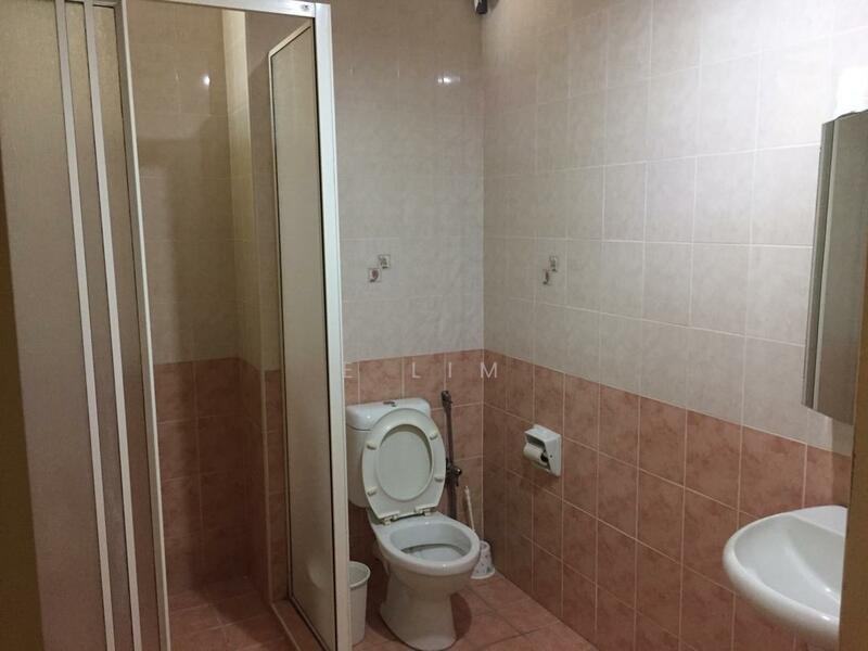 Tanjong Park Townhouse untuk Untuk Disewa - RM 3,500 /bulan, Mac 2026 - Bathroom - PropertyGuru.com.my