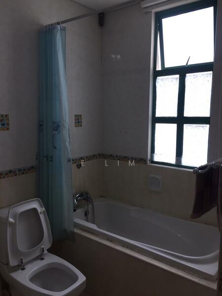 Tanjong Park Townhouse untuk Untuk Disewa - RM 3,500 /bulan, Mac 2026 - Bathroom - PropertyGuru.com.my