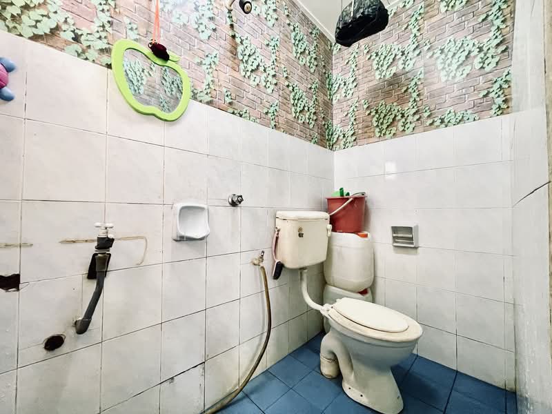 Terraced House for Sale in Sungai Buloh (Selangor) - Shamzjoe . - Bathroom - PropertyGuru.com.my