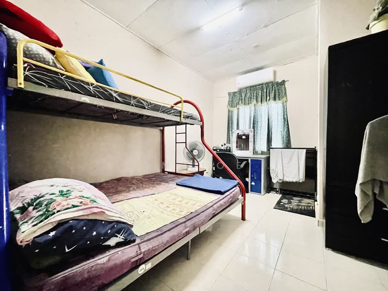 Terraced House for Sale in Sungai Buloh (Selangor) - Shamzjoe . - Bedroom - PropertyGuru.com.my