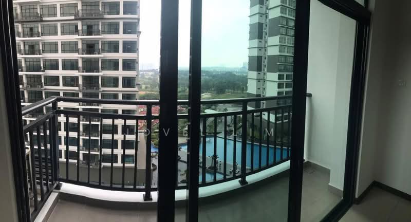 Kediaman Servis untuk Dijual di Molek Regency - Jovel Lim - Balcony - PropertyGuru.com.my