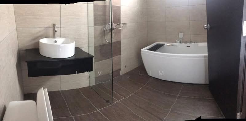 Kediaman Servis untuk Dijual di Molek Regency - Jovel Lim - Bathroom - PropertyGuru.com.my