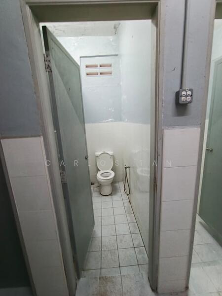 Semi-D Factory for Sale in Lunas (Kedah) - Carlos Tan - Bathroom - PropertyGuru.com.my