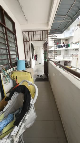 Flat for Sale at Taman Jubilee Phase 3 - Jessilynne . - Balcony - PropertyGuru.com.my