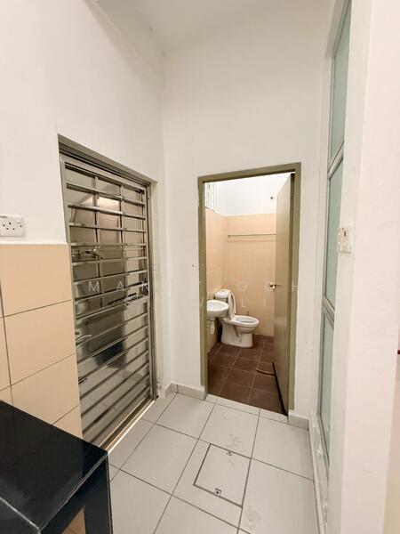 Rumah Teres 2 Tingkat untuk Dijual di Skudai (Johor) - Mandy Goh Siew Li - Bathroom - PropertyGuru.com.my