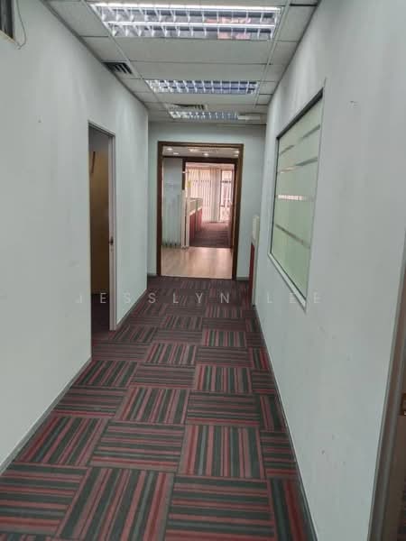 Office for Rent in Petaling Jaya (Selangor) - Jesslyn Lee - Corridor - PropertyGuru.com.my