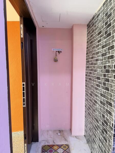 Bandar Country Homes untuk Untuk Dijual - RM 499,000, Apr 2026 - Entrance - PropertyGuru.com.my