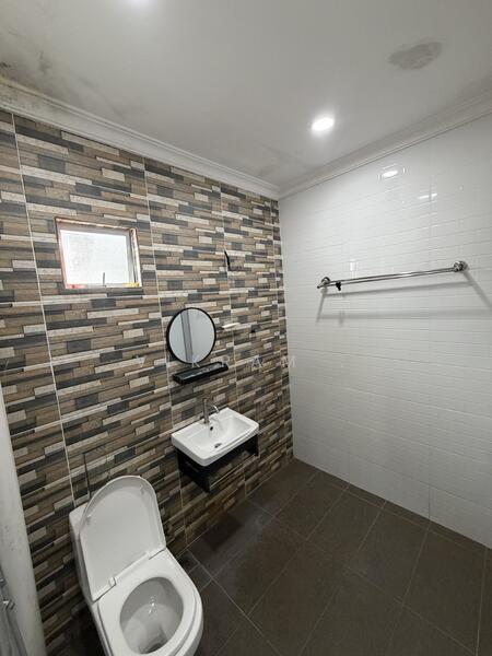 Bandar Country Homes untuk Untuk Dijual - RM 499,000, Apr 2026 - Bathroom - PropertyGuru.com.my