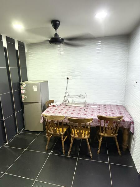 Bandar Country Homes untuk Untuk Dijual - RM 499,000, Apr 2026 - Kitchen - PropertyGuru.com.my