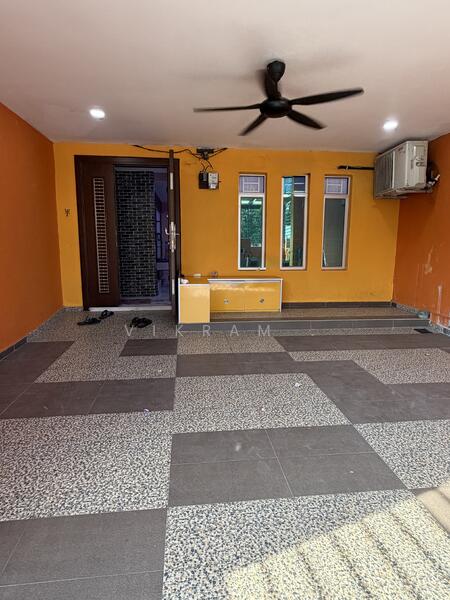 Bandar Country Homes untuk Untuk Dijual - RM 499,000, Apr 2026 - Entrance - PropertyGuru.com.my