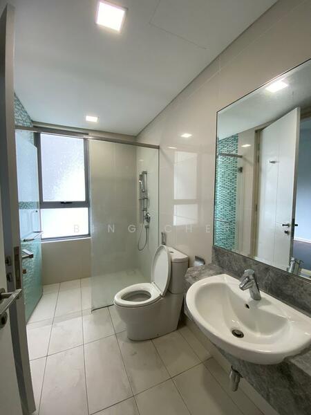 Kondominium untuk Dijual di The Westside Two - Bing Cher - Bathroom - PropertyGuru.com.my