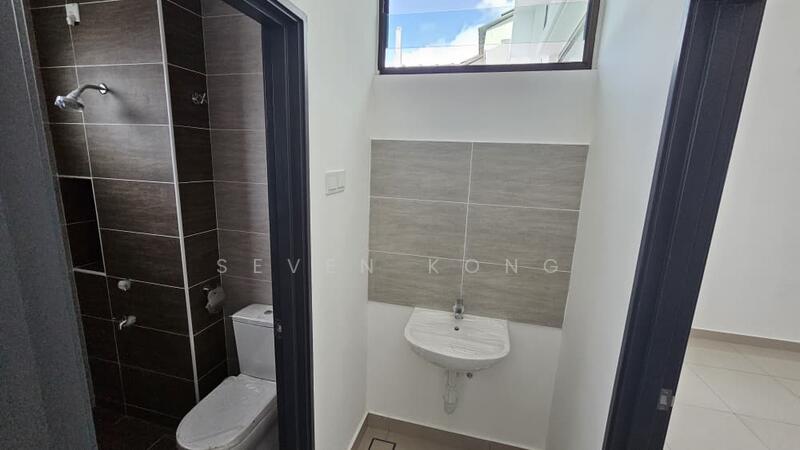 2-storey Terraced House for Sale in Johor Bahru (Johor) - Seven Kong - Bathroom - PropertyGuru.com.my