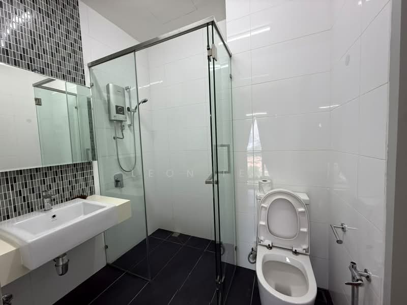 Service Residence for Rent at Residential Suites @ HighPark - Leon Teh - Bathroom - PropertyGuru.com.my
