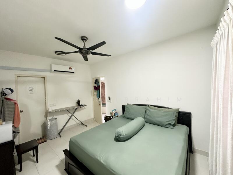 Pangsapuri untuk Dijual di Pangsapuri Seri Mutiara - Shafiq Ibrahim - Bedroom - PropertyGuru.com.my