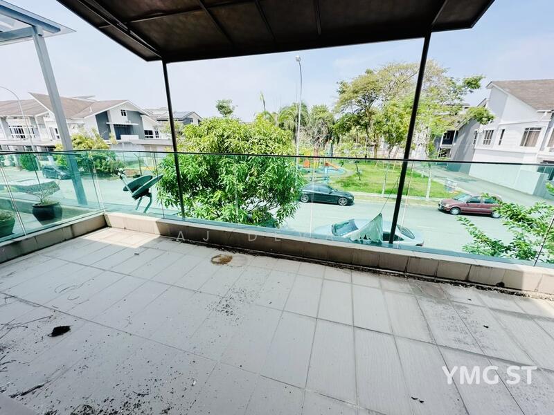 2-storey Terraced House for Sale in Bandar Parklands (Klang) - AJ Devan - Balcony - PropertyGuru.com.my