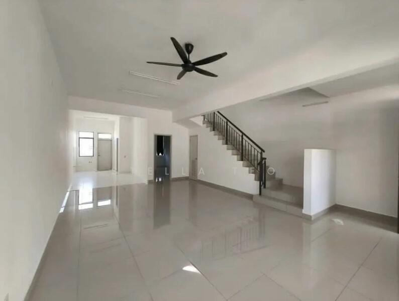 2-storey Terraced House for Sale in Pasir Gudang (Johor) - Stella Teo - Living Room - PropertyGuru.com.my