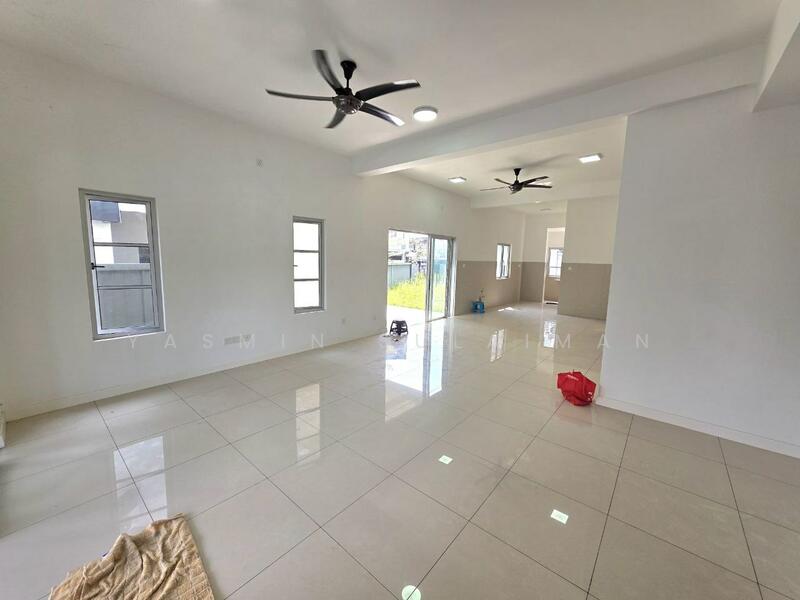 2-storey Terraced House for Sale in Semenyih (Selangor) - Yasmin Sulaiman - Living Room - PropertyGuru.com.my