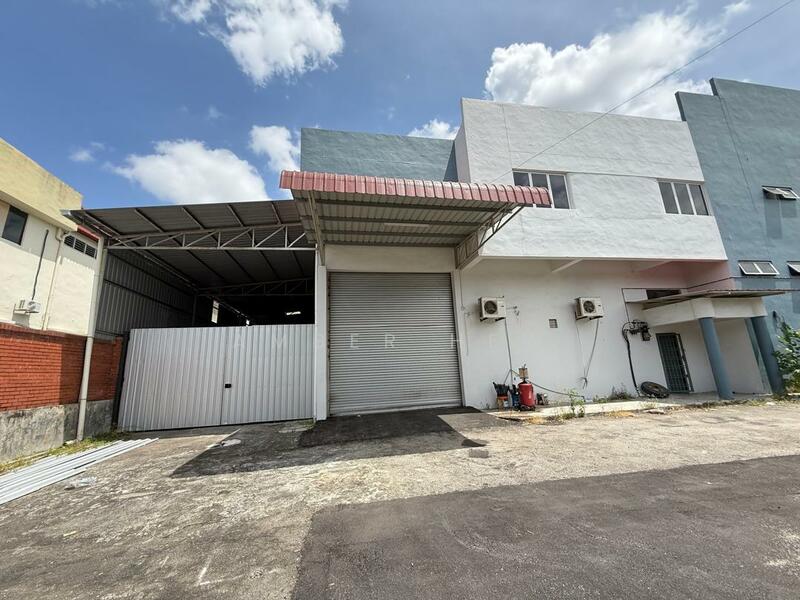 Semi-D Factory for Sale in Taman Desa Cemerlang (Ulu Tiram) - Amber Hew - Exterior - PropertyGuru.com.my