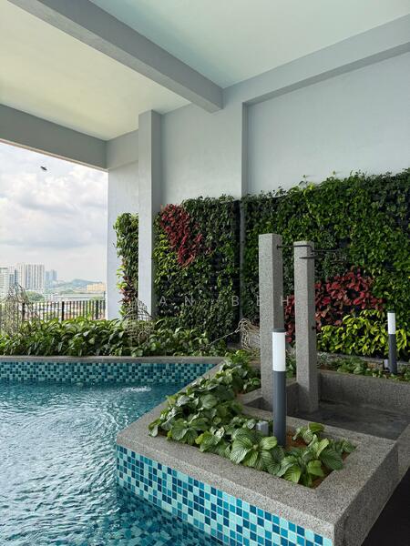 Nest 2 Residences untuk Untuk Disewa - RM 2,000 /bulan, Feb 2026 - Pool - PropertyGuru.com.my