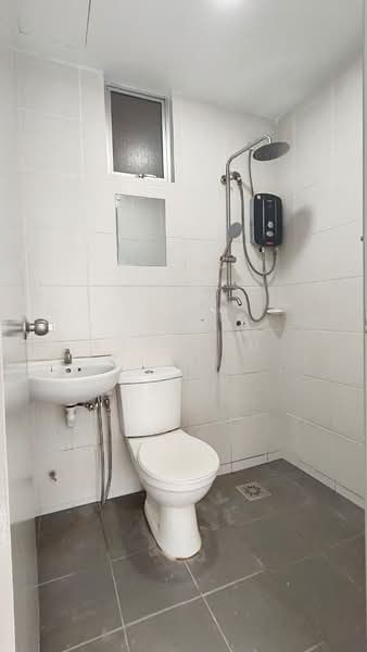 Kondominium untuk Disewa di Sky Awani Residensi 1 - Kean Yu - Bathroom - PropertyGuru.com.my